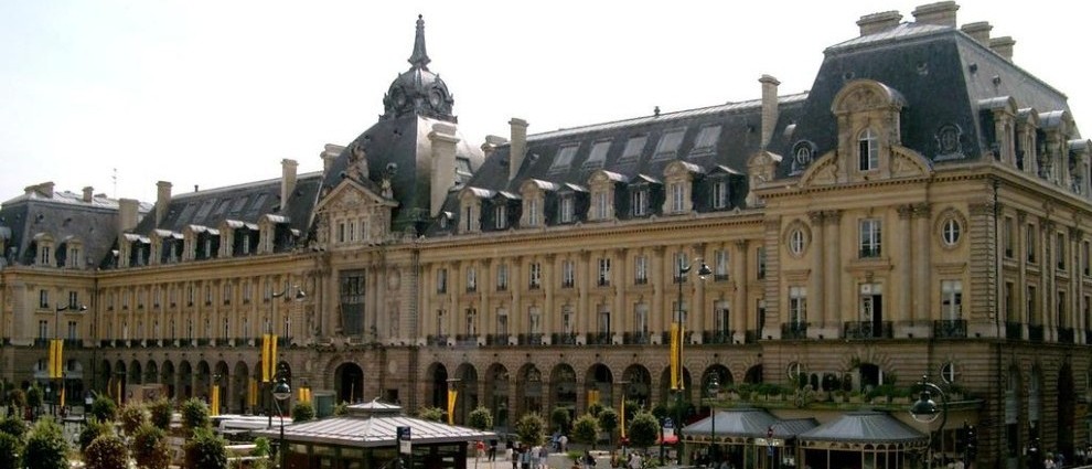 Palais_du_commerce,_La_Poste_et_France_Telecom,_Rennes,_France